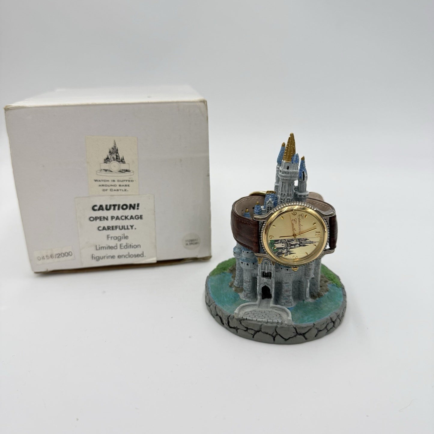 Vintage Disney World Cinderella Castle Limited Edition 0456/2000 Watch Leather