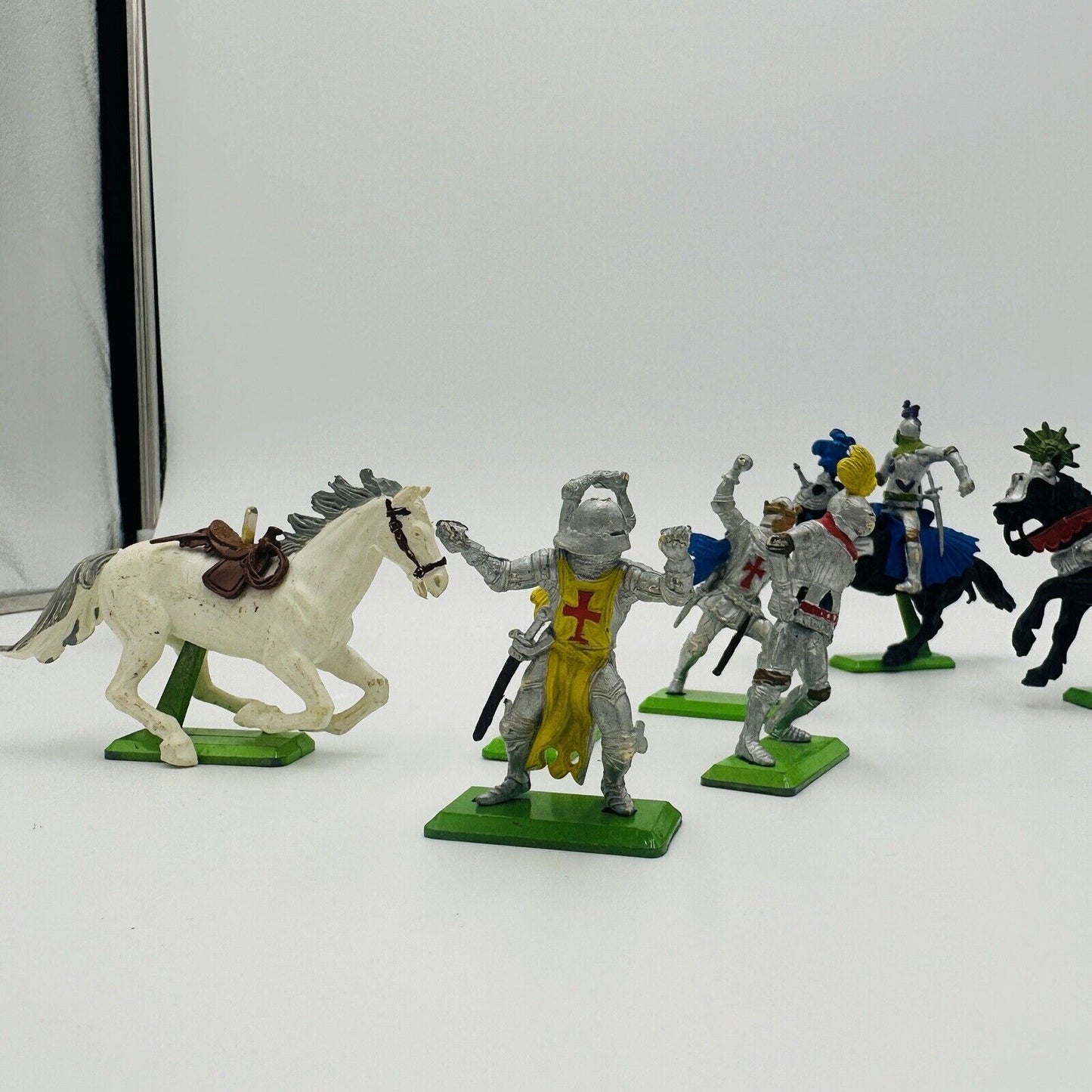 Britains LTD Soldiers Knights 1971 Lot 9 Toys England Painted Medieval Figurines