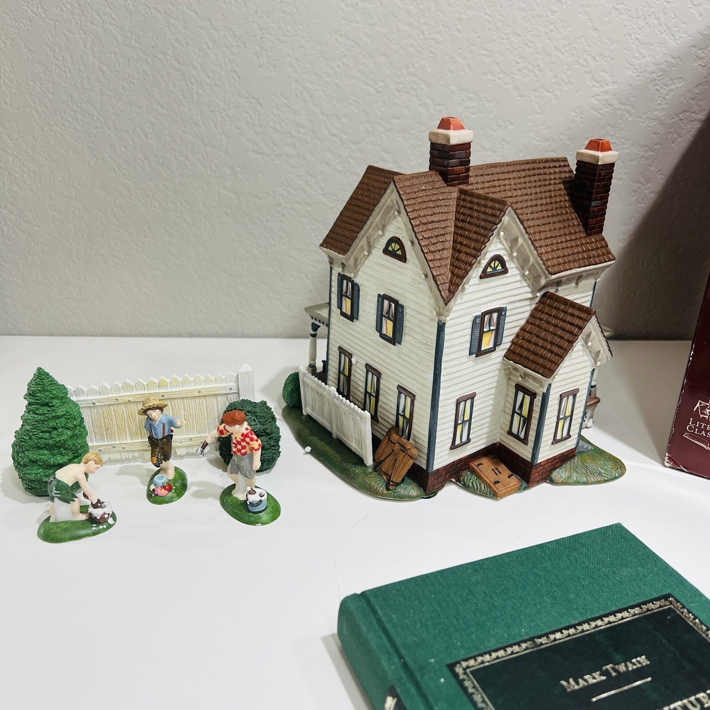Department 56 House Boxed Aunt Polly's Adventures of Tom Sawyer Figurines Book