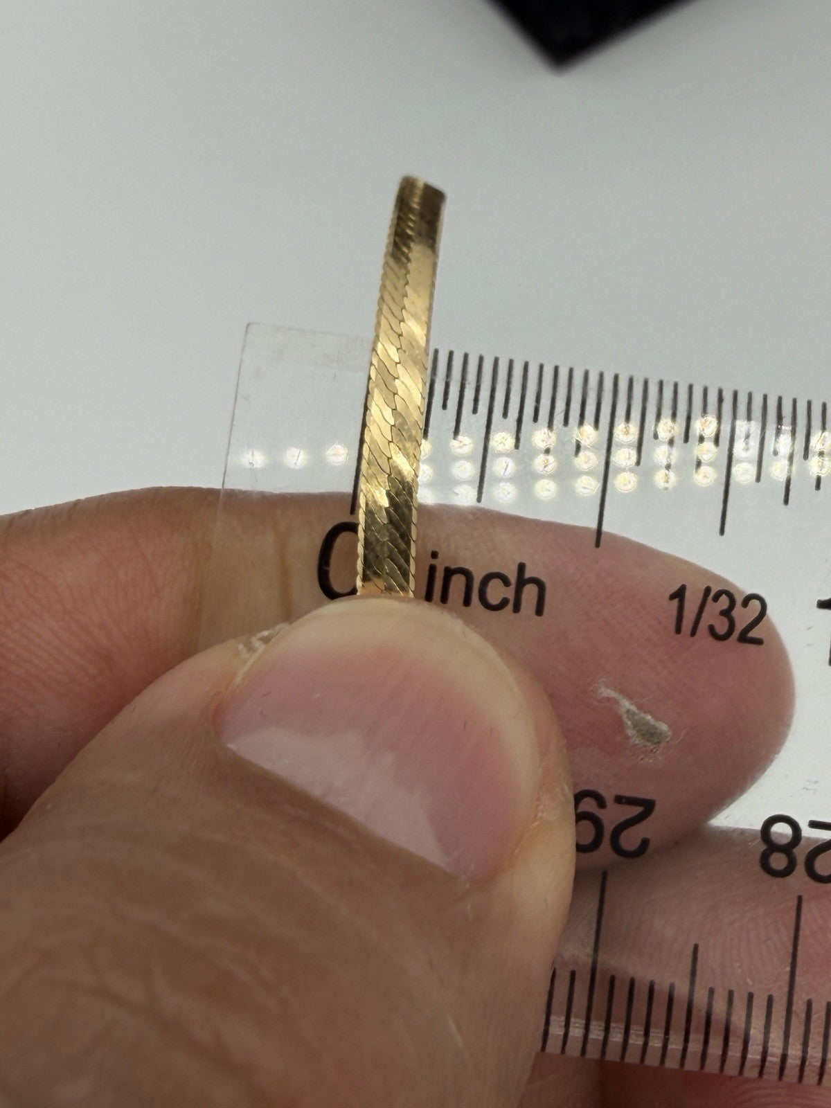 14K yellow gold herringbone necklace 6.76g Long 30” Length 4mm