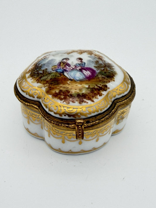 17th C Meissen Hand Painted Porcelain Trinket Box Germany Victorian Small