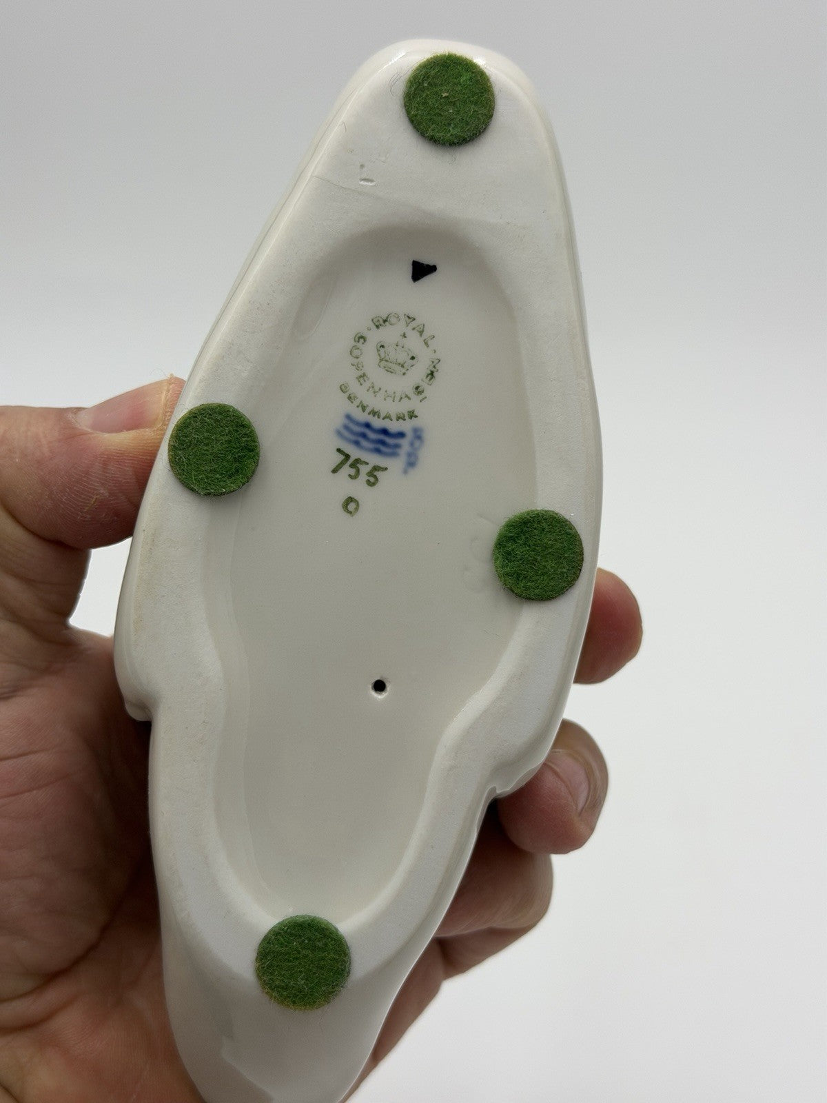 Royal Copenhagen Denmark Porcelain Swan Bird Figurine #755 White Glossy 4.5”x7”L