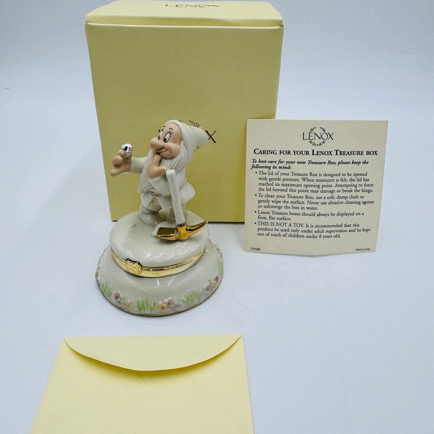 Lenox Porcelain Disney Showcase Bashful Treasure Box Trinket Box Figurine