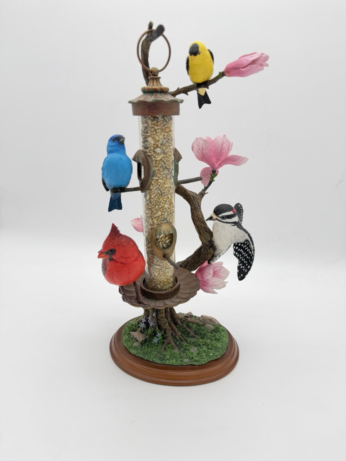 Danbury Mint Backyard Splendor By Bob Guge Feeder 12”H Birds Sculpture Painted