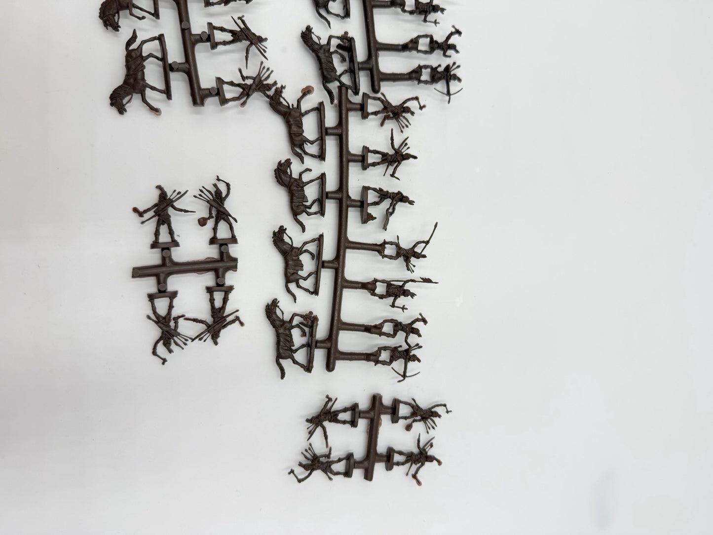 Atlantic of Italy 1109 & 1114 Outlaws & Sheriffs & Sioux-Toro Seduto Scale ho