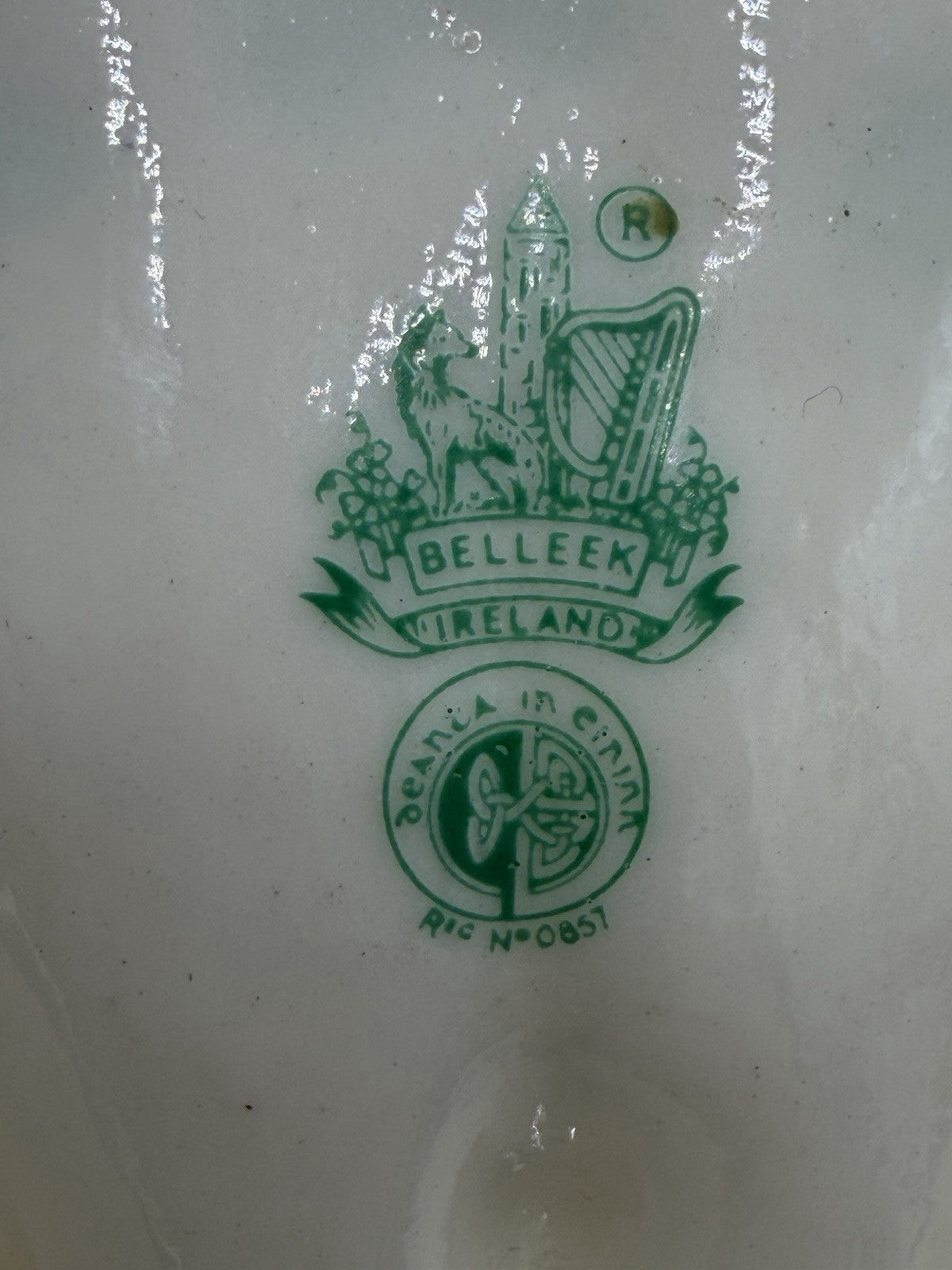 VTG Belleek Porcelain Lucky Horseshoe Spoon Rest / Ashtray / Pipe Rest Shamrocks