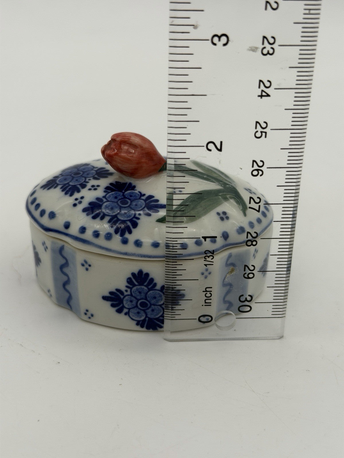 Delft Blue/white Pottery Holland red Tulip Ceramic Painted Trinket Box 2”x2.5”