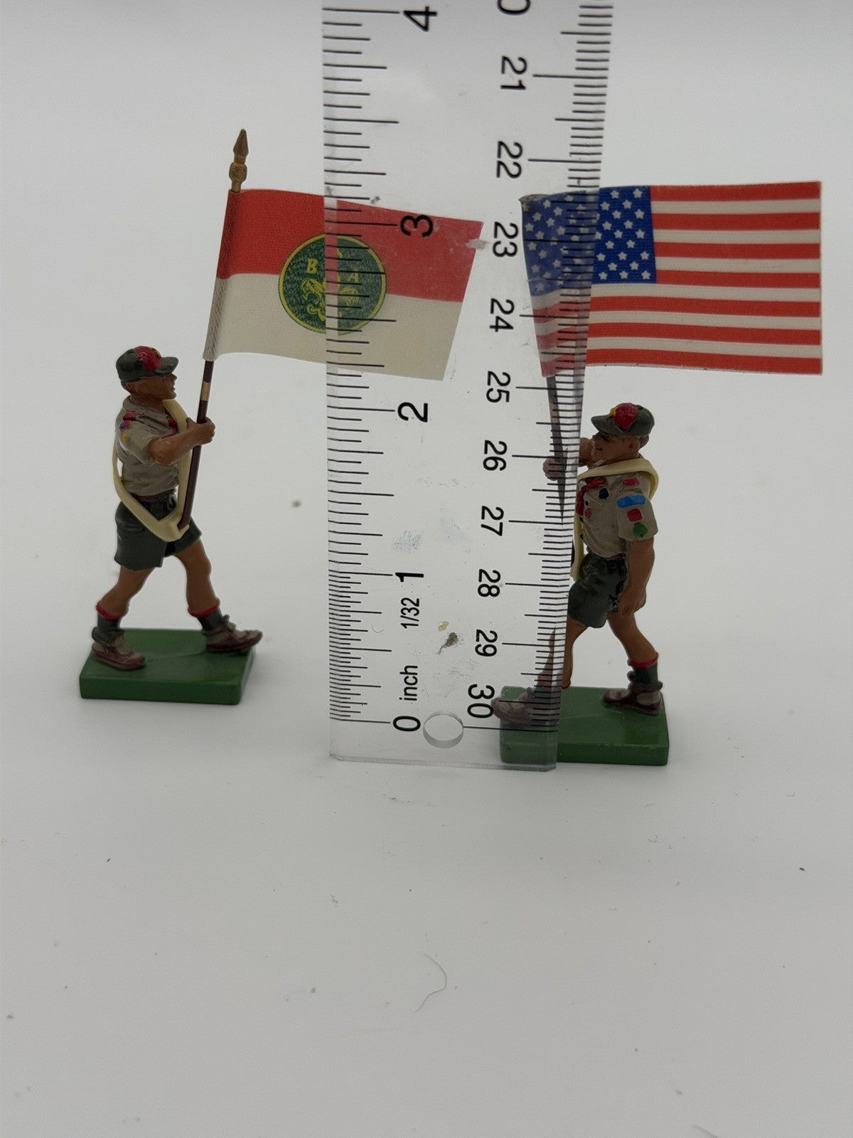 Britains Petite Ltd England Boy Scout W/flag Metal Painted Toys Figurines 3”