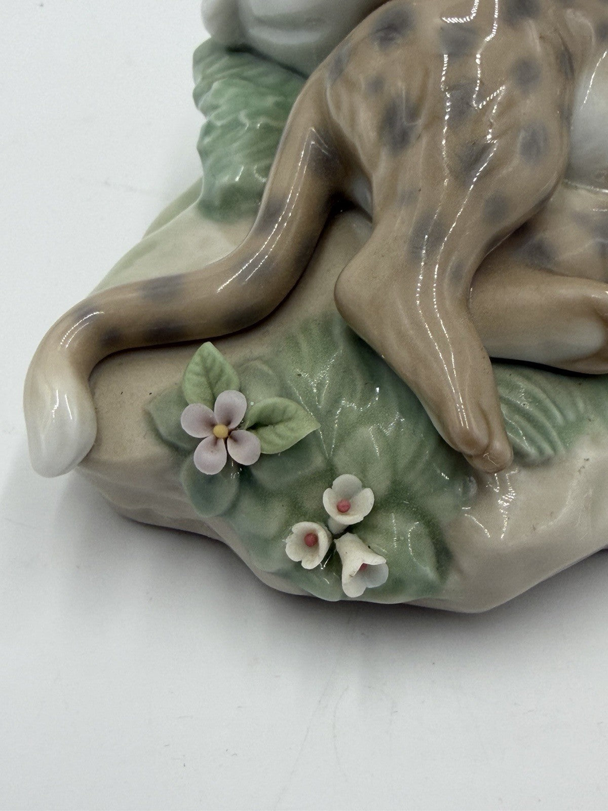 Lladro Spain Porcelain Kingdom of Peace Leopard & Lamb Figurine Vintage # 6926