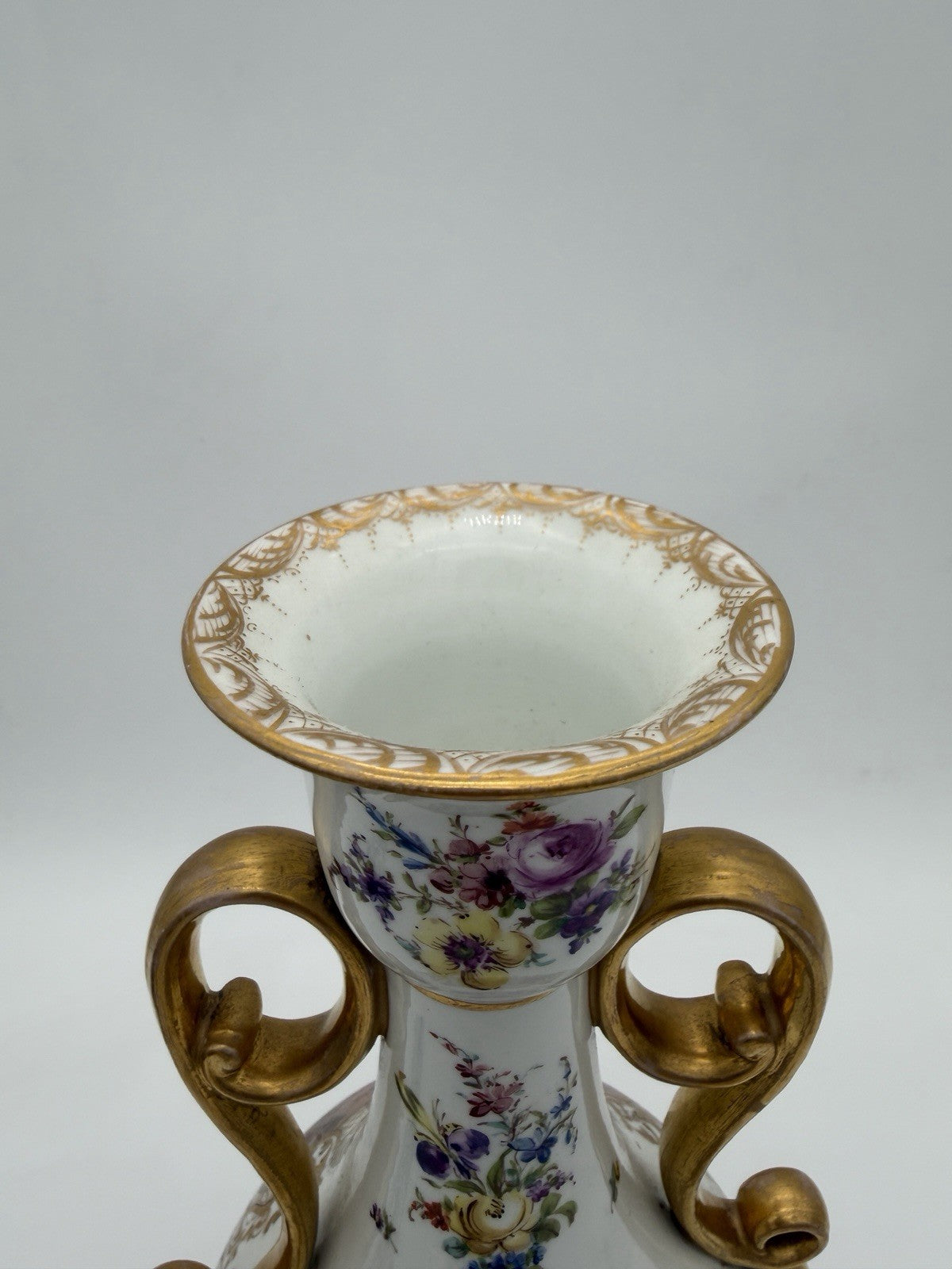 Antique Meissen Porcelain Amphora Double Handle Painted Horses Battle Vase 12”H
