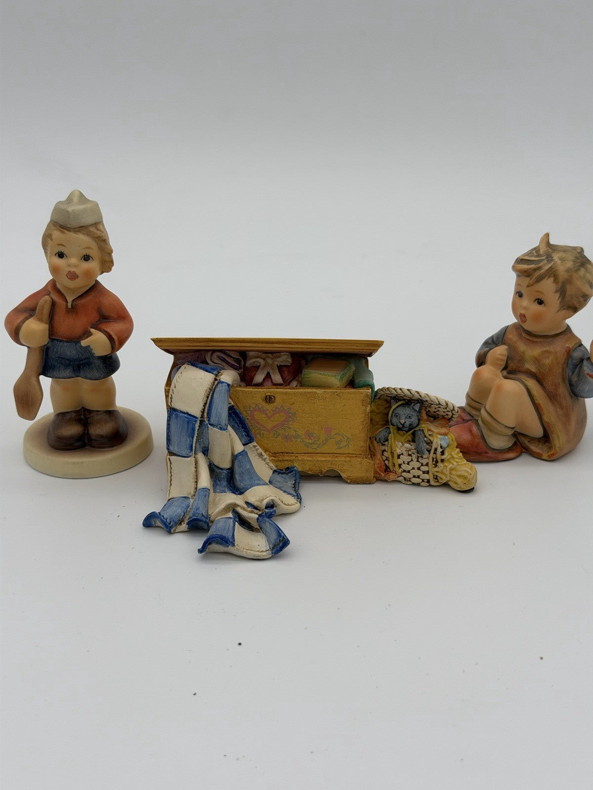 VINTAGE 1999 GOEBEL SMALL HOPE CHEST Plus 2 Hummel Goebel Figurines Set