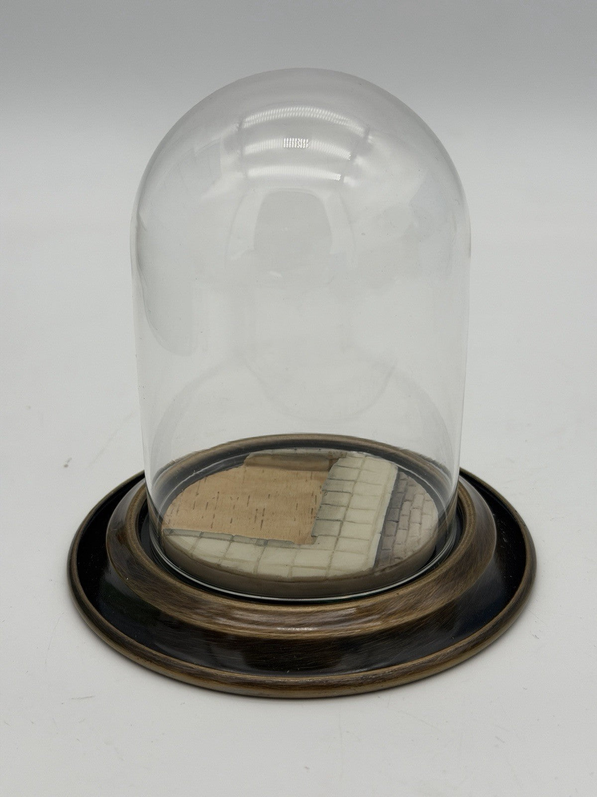 Olszewski Goebel Miniatures 953-D Glass Dome The Solitaire Display
