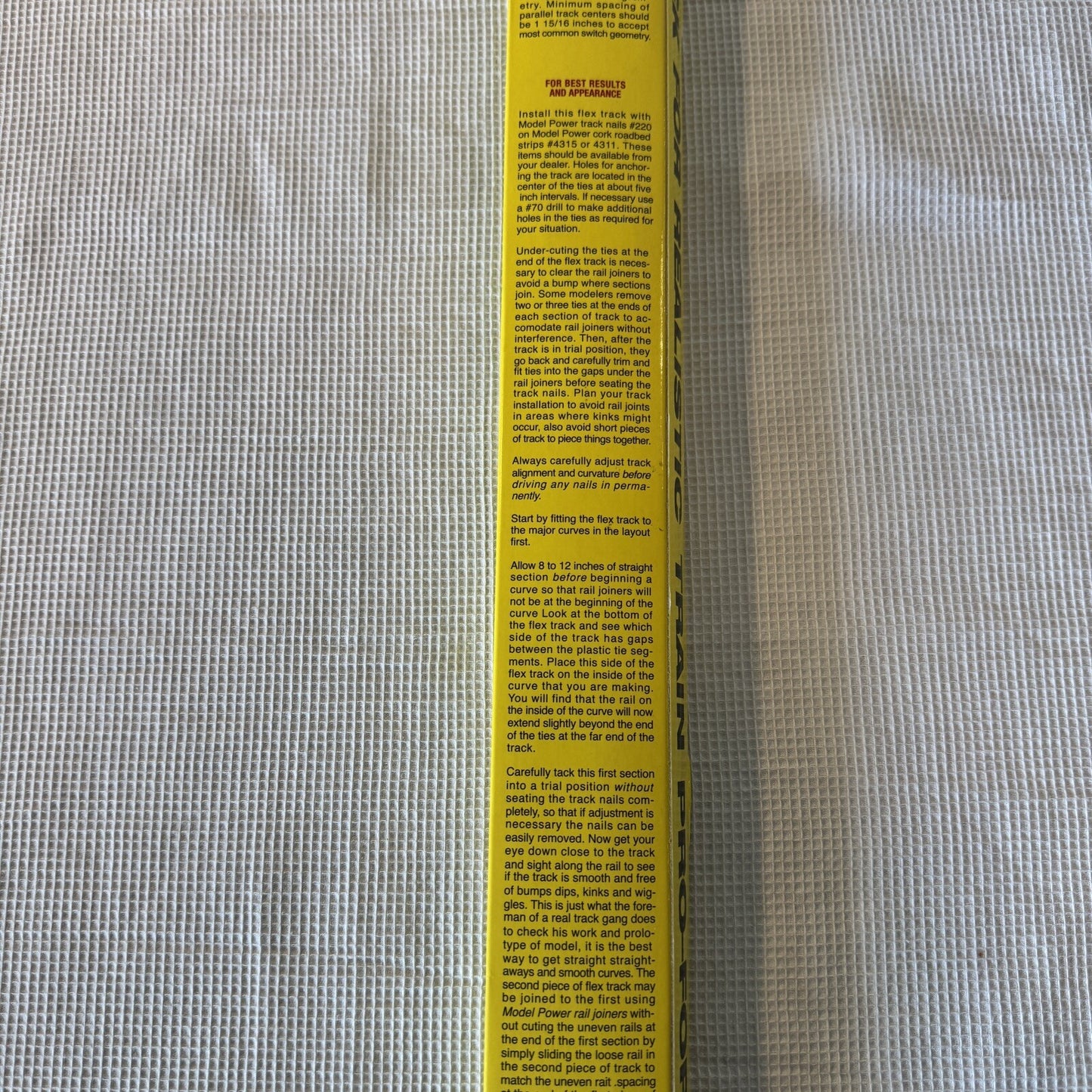 Model Power HO #117 Curvable Track 5 pcs 36" Total 15 Ft Train Track Cork Bed