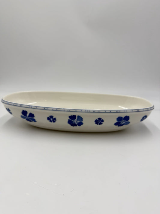 Villeroy & Boch Farmhouse Touch Blue Flowers 12.5 Inch Oval Baker RARE #1748