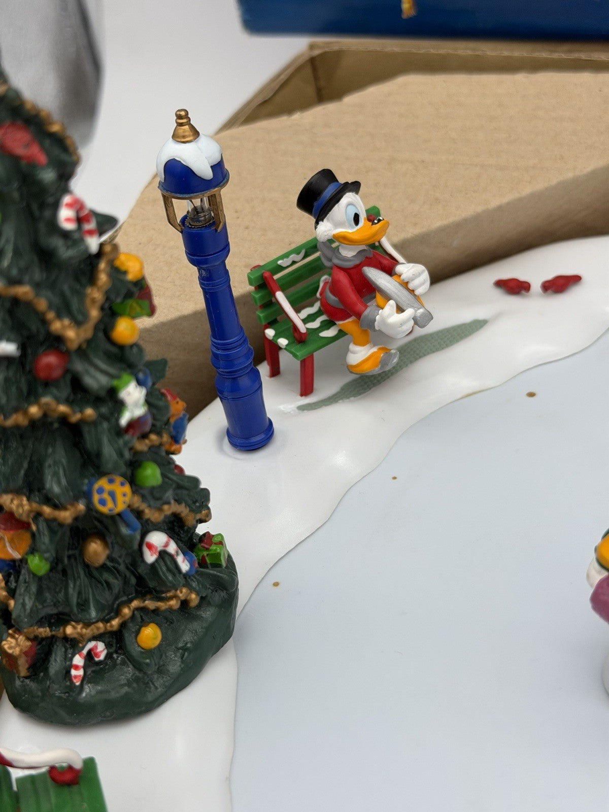 Mr Christmas 1996 Disney Mickeys Holiday Skaters Ice Skating Pond Rink Complete