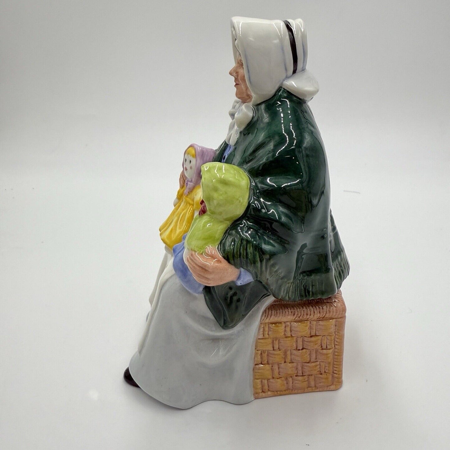 Royal Doulton Street Vendor The Rag Doll Seller HN2944 Figurine Tabbenor (1982)