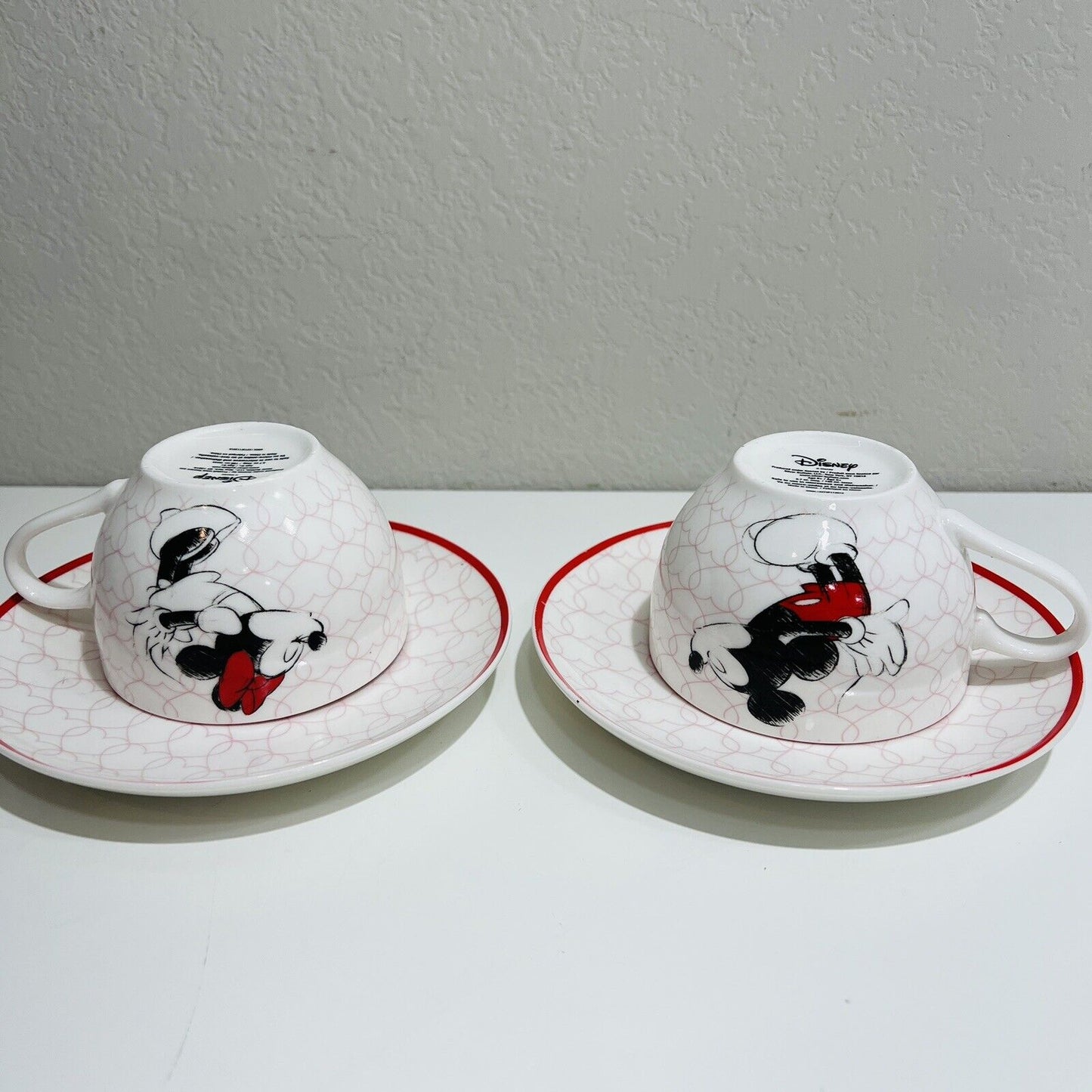 Disney Tea Cup Saucer Set 2 Mickey Mouse and Minnie Mouse Love Hearts Couple