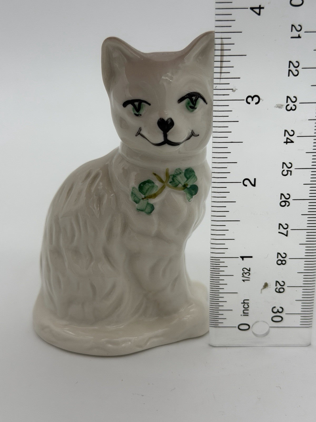 Belleek Irish Art Pottery Quizzical Cat Kitty Figurine Shamrocks 4” Porcelain