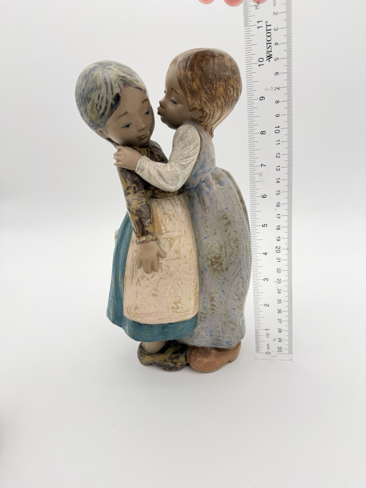 Lladro Spain Porcelain #2086  Little Kiss Painted Gres Finish Figurine 11” Rare