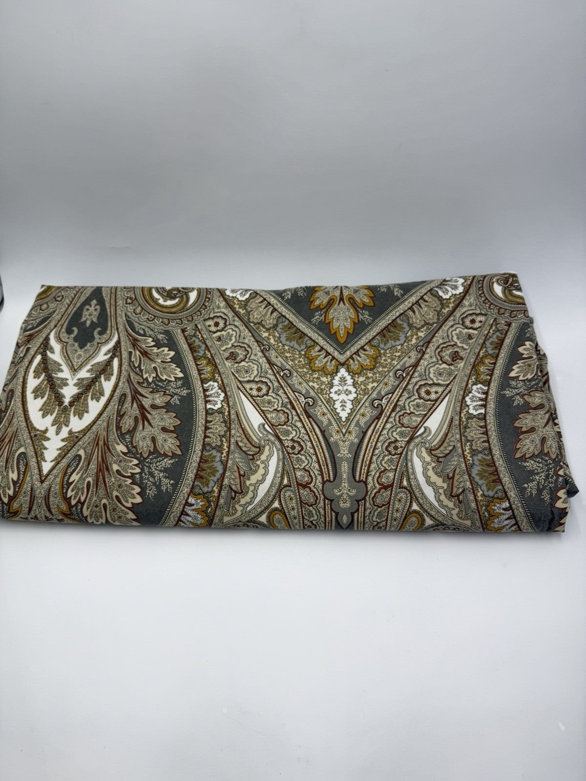 Pottery Barn Anton Paisley Medallon Floral Gray Queen Size 2 Standard Chams