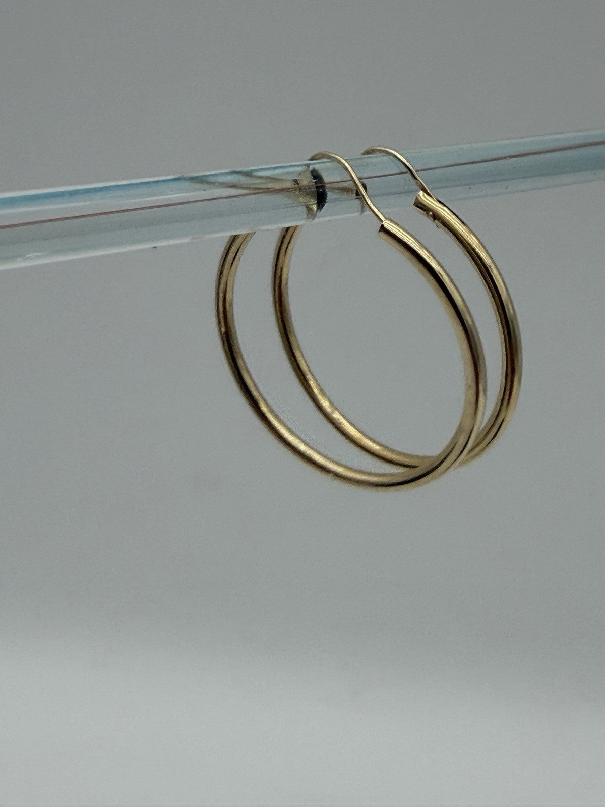 14K Yellow Gold Hoop Style Pierced Earrings  0.6 Grams 1”diameter