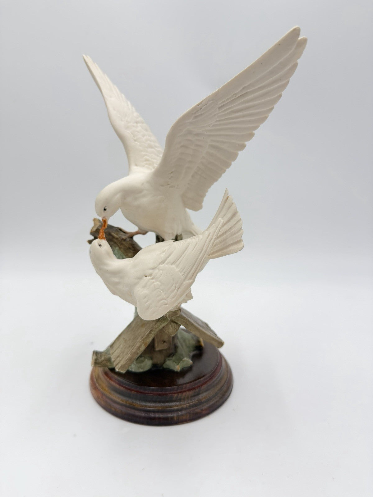 Rare Giuseppe Armani Italy Doves Sculpture 10” Wooden Base Porcelain Figurine