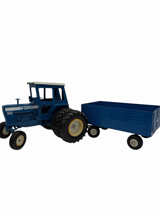 Ertl Ford 9600 Wide Front Duals Cab Die Cast 1:12 Blue Toy Tractor Diecast Vtg