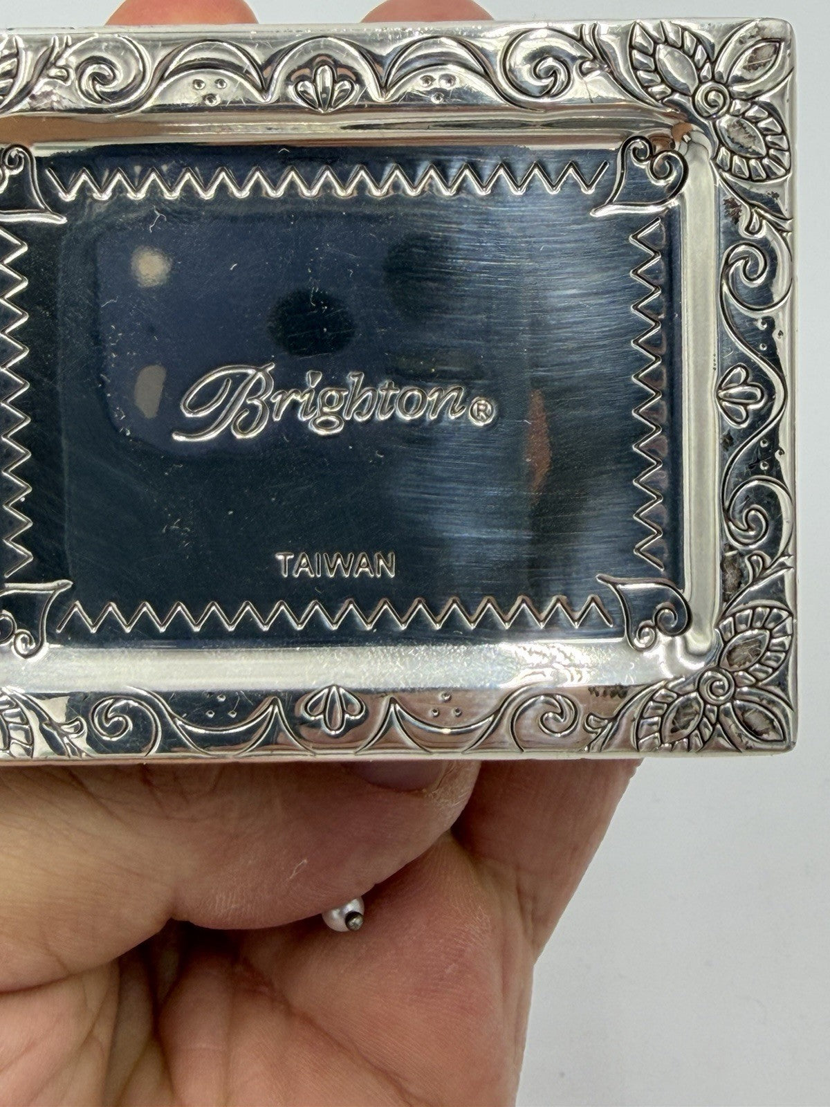 Brighton Lacie Daisy Silver Metal Jewelry Box with Pearl Dangle Enameled Inside