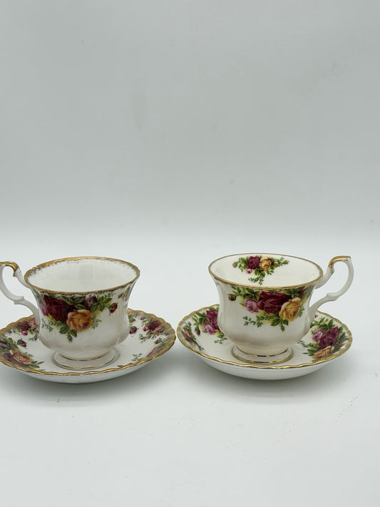 Royal Albert Old Country Roses Bone China Tea Cup & Saucer Set England 4 PCs