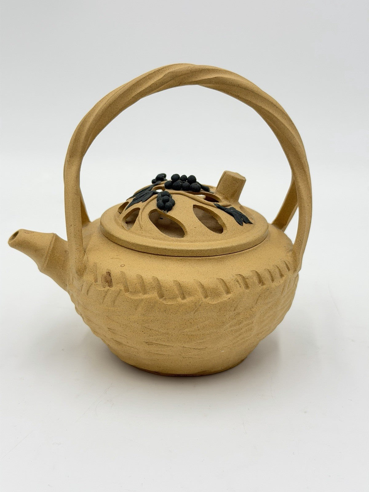 Chinese Yixing zisha clay teapot basket weave Yellow Applied Grapes Design