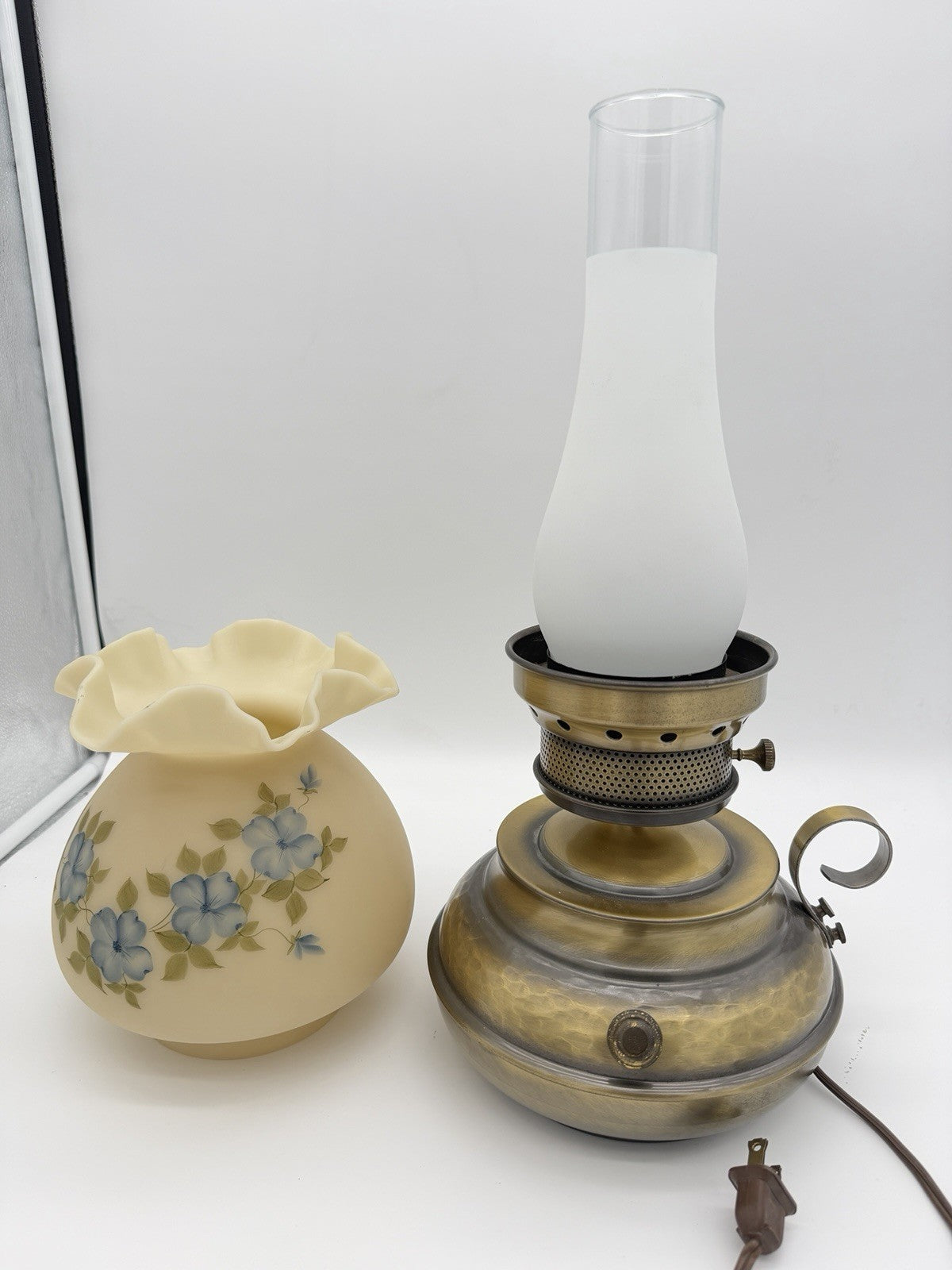 Fenton Art Glass Blue Floral Dogwood Cameo Satin Hammered Colonial Lamp Rare Vtg