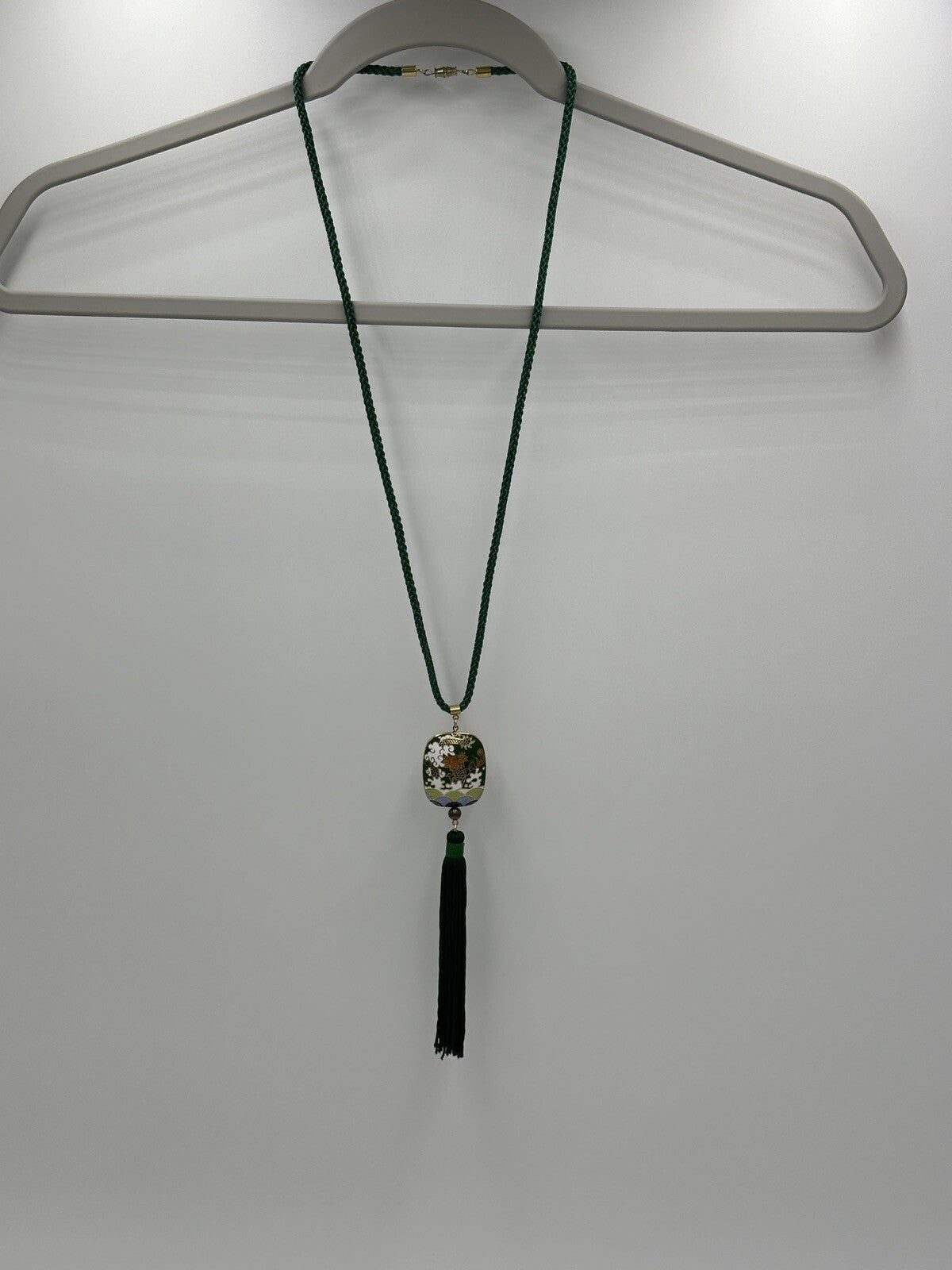 Necklace Tasseled Enamel Pendant Asian Dragon Design Gold Tone Vintage Green