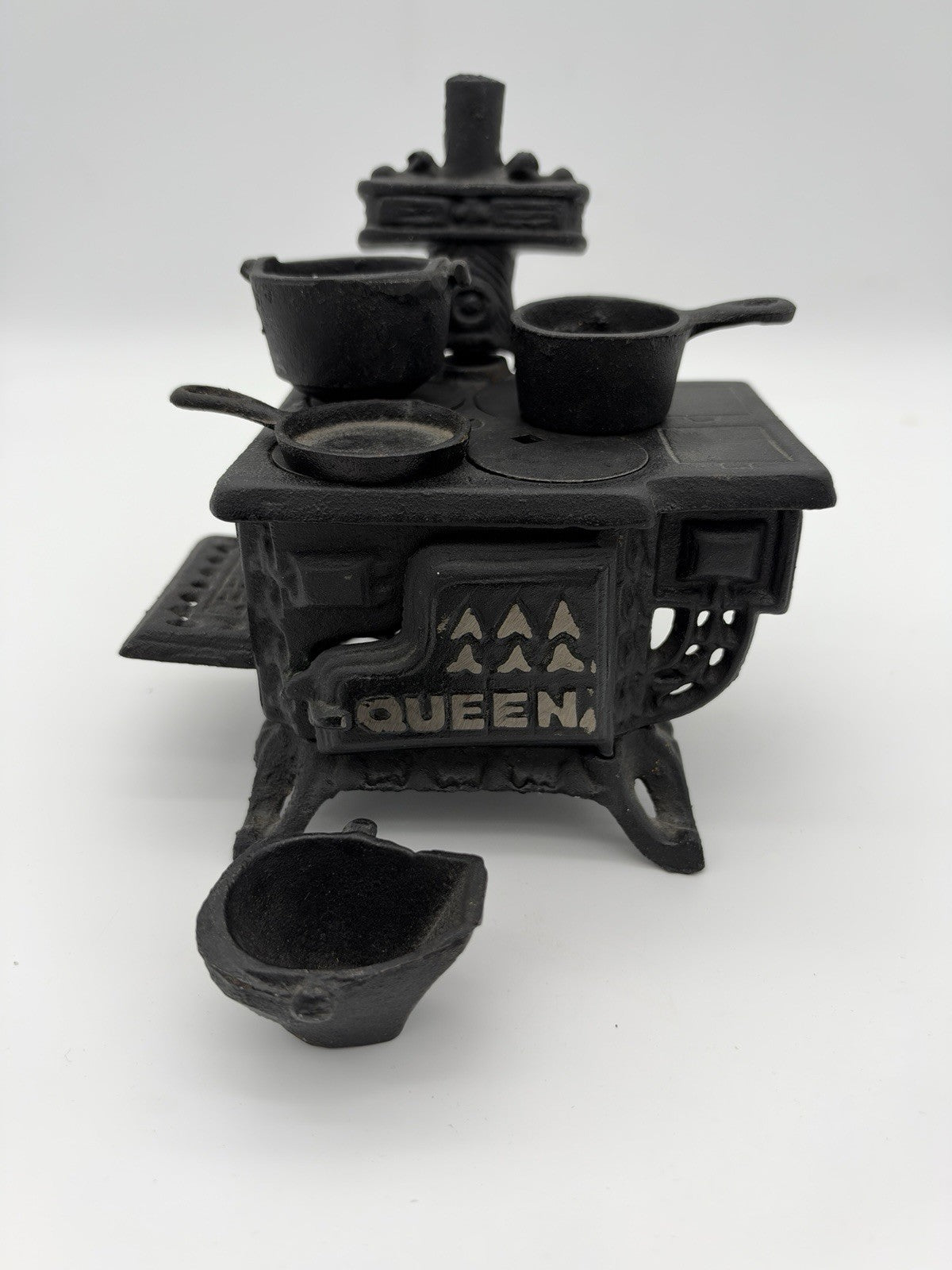 Vintage Queen Cast Iron Toy Cook Stove Oven w/ Mini Pots & Pans Set 1950