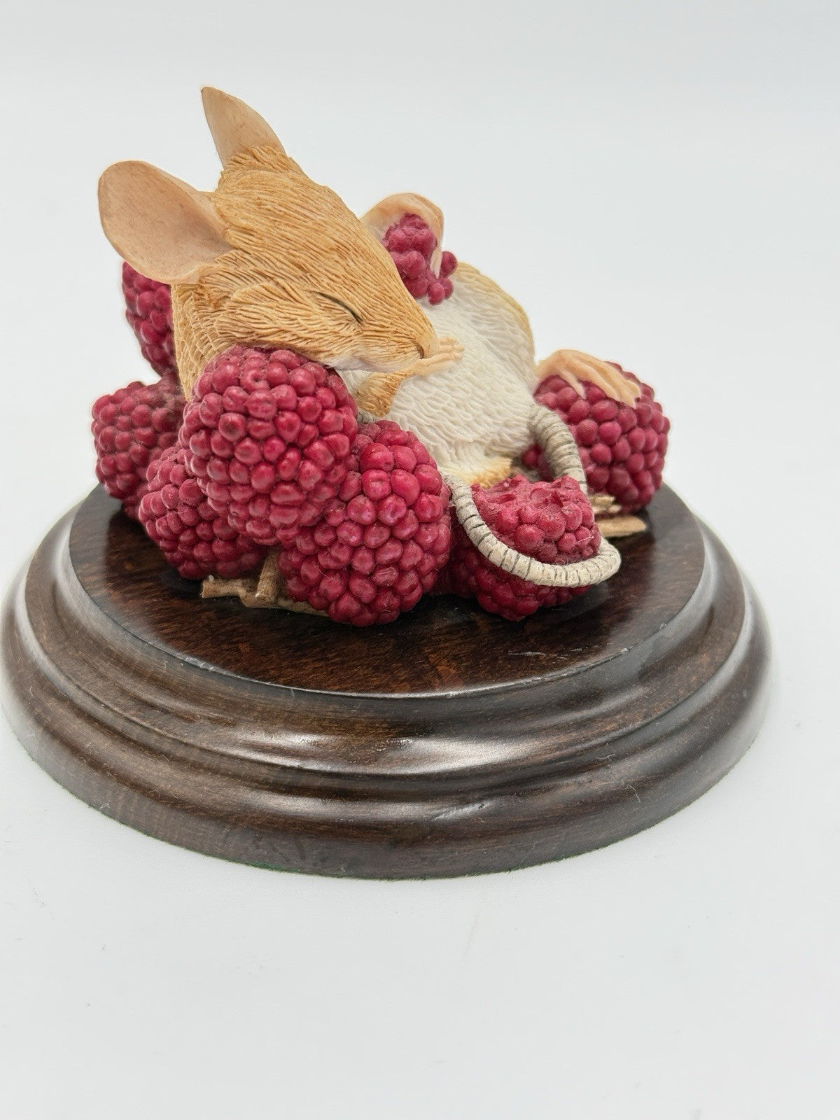 Country Artists England Mouse Berries Figurine 1990 Wooden Base Rare