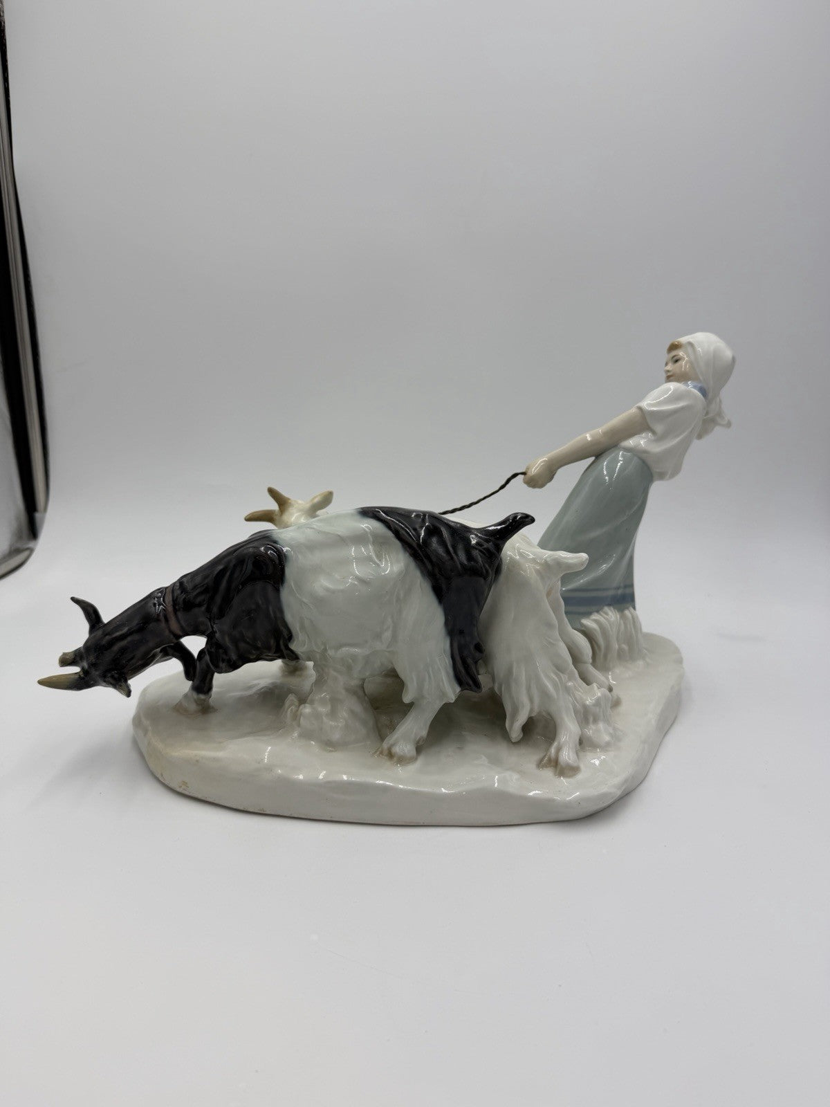 Meissen porcelain figure group Girl W/ Goats By Otto Pilz 1906 (Repaired) Large
