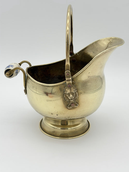 Vintage Delft Holland Brass Ash Scuttle Bucket Lion Head Porcelain Handle 9.5”H