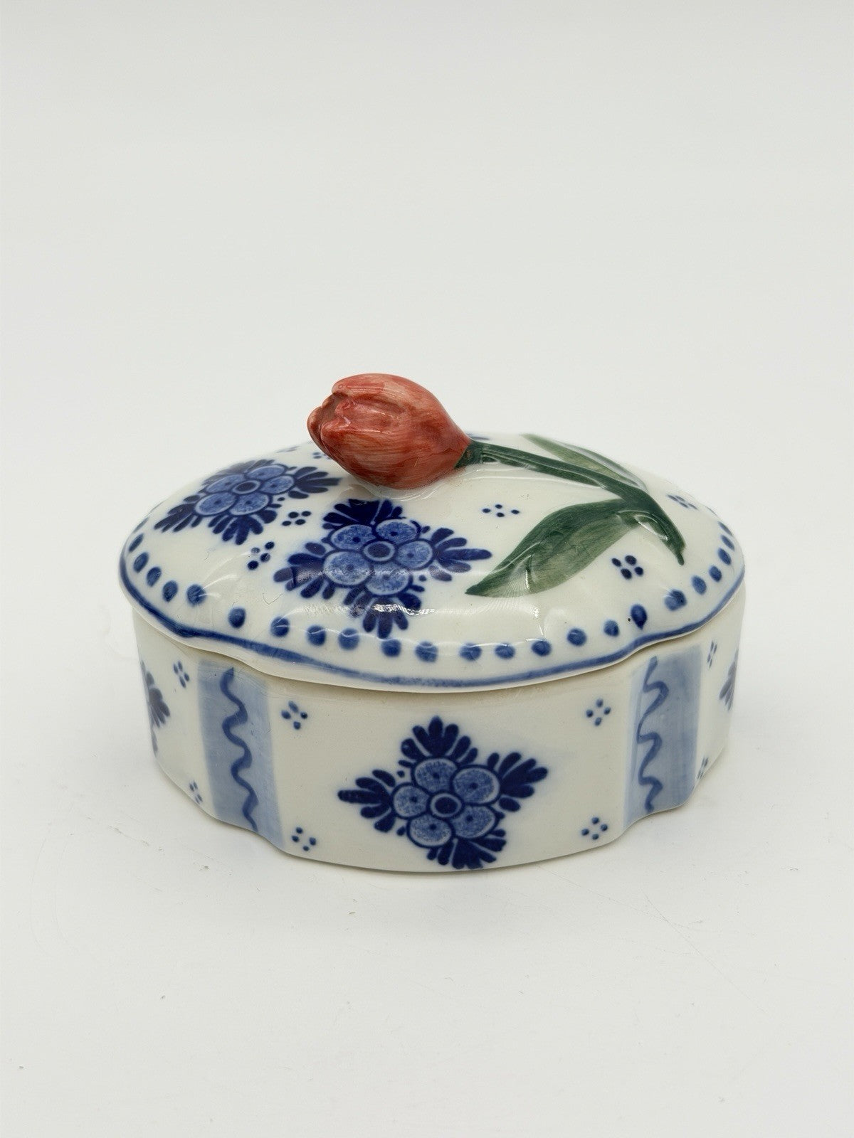 Delft Blue/white Pottery Holland red Tulip Ceramic Painted Trinket Box 2”x2.5”
