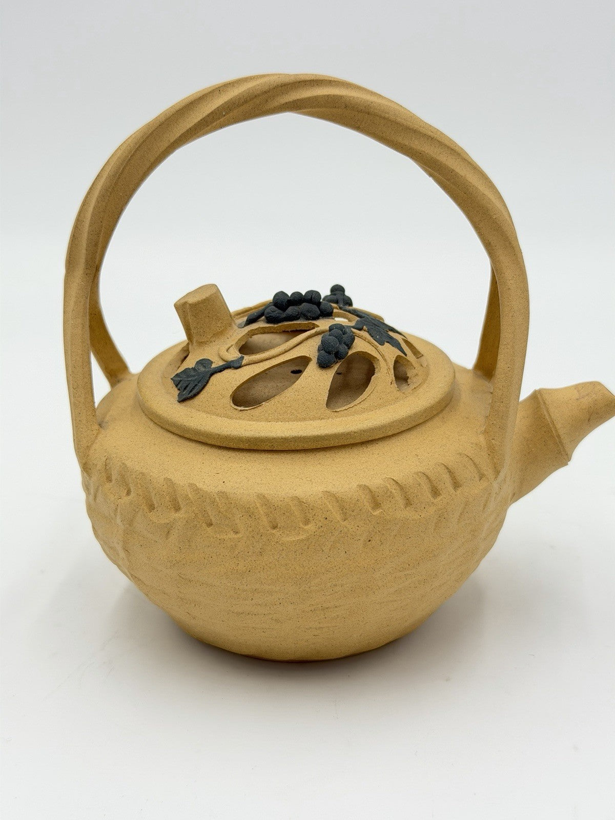 Chinese Yixing zisha clay teapot basket weave Yellow Applied Grapes Design