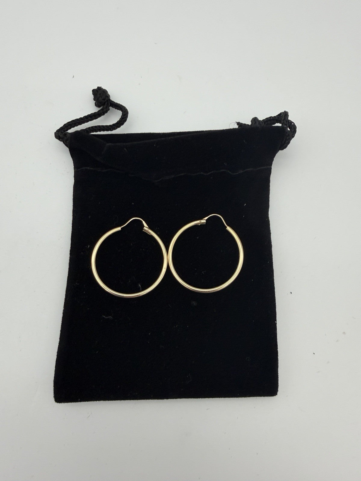 14K Yellow Gold Hoop Style Pierced Earrings  0.6 Grams 1”diameter
