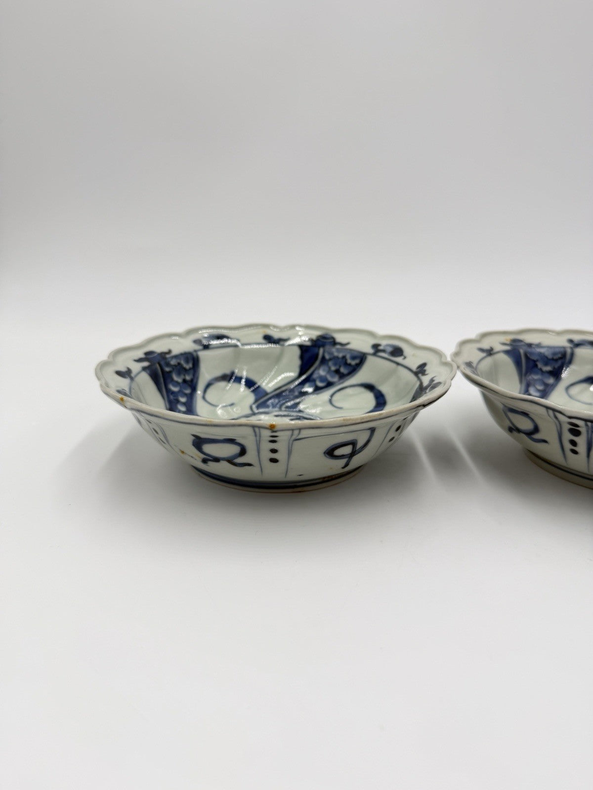 Antique lobed Japanese Imari Arita bowl 1760-90 handpainted #5040A