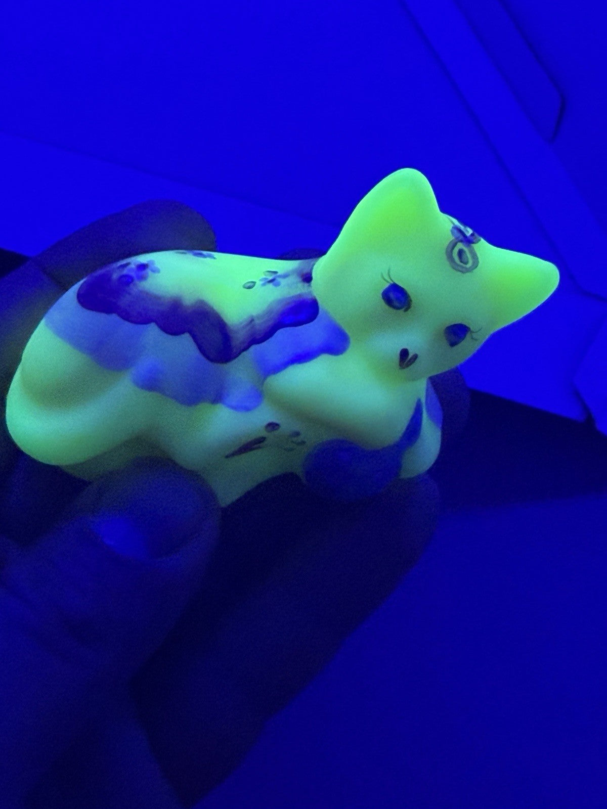 Fenton Art Glass Burmese Kitten Cat W/Ball 100 Years Vtg UV Glow 5044 Figurine