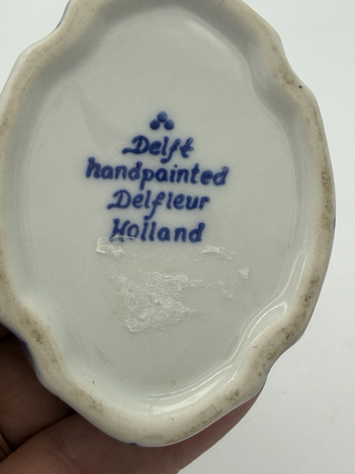 Delft Blue/white Pottery Holland red Tulip Ceramic Painted Trinket Box 2”x2.5”