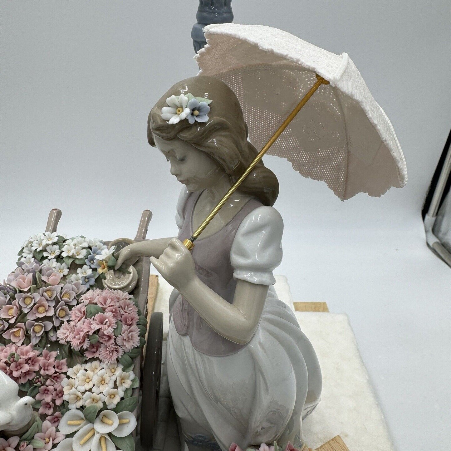 Lladro Sculpture Flowers For Everyone 15in Girl Parasol Boxed Large Lladró Spain