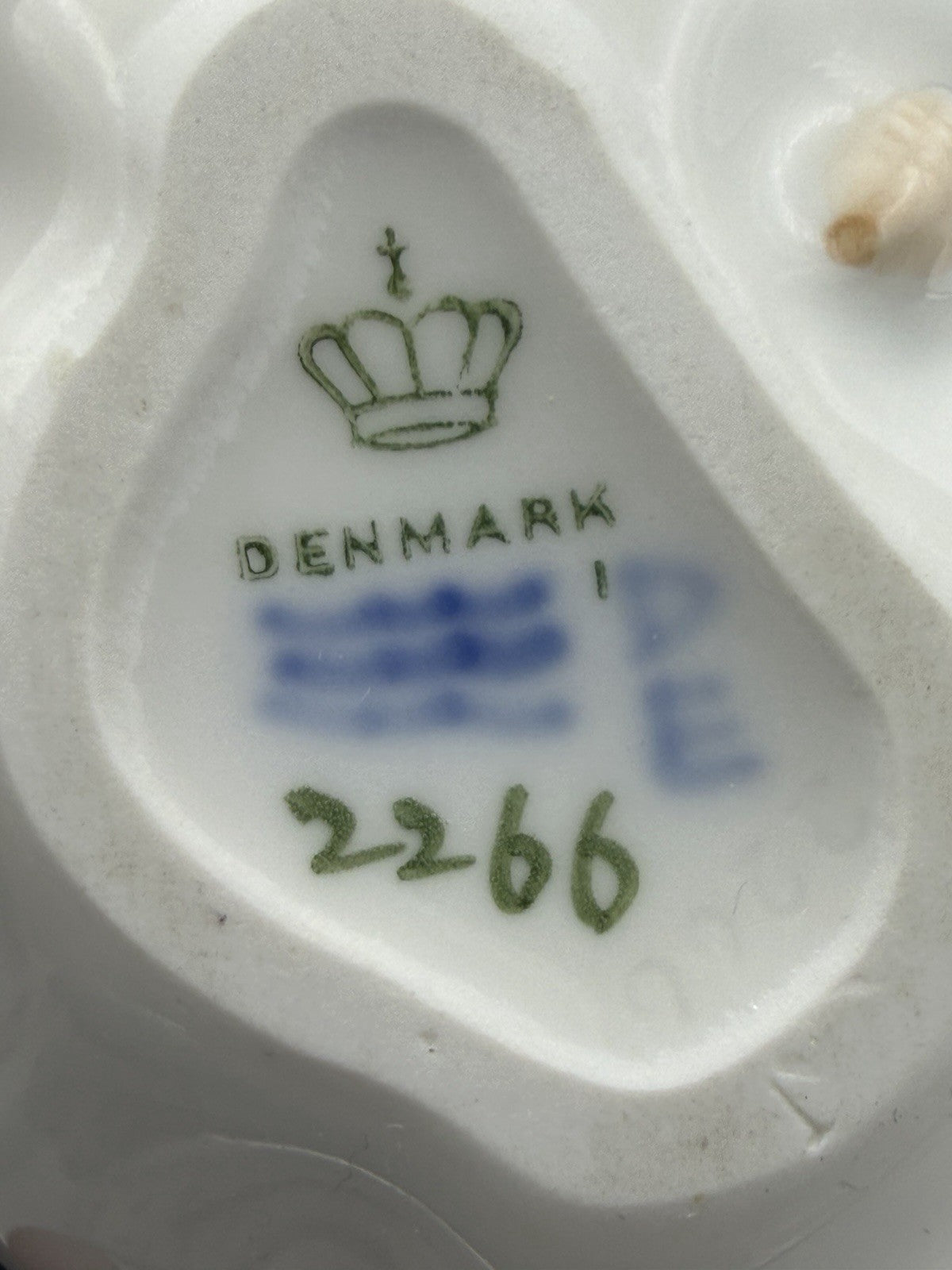 Vtg Royal Copenhagen B&G Porcelain European Robin Bird Glossy Figurines Denmark