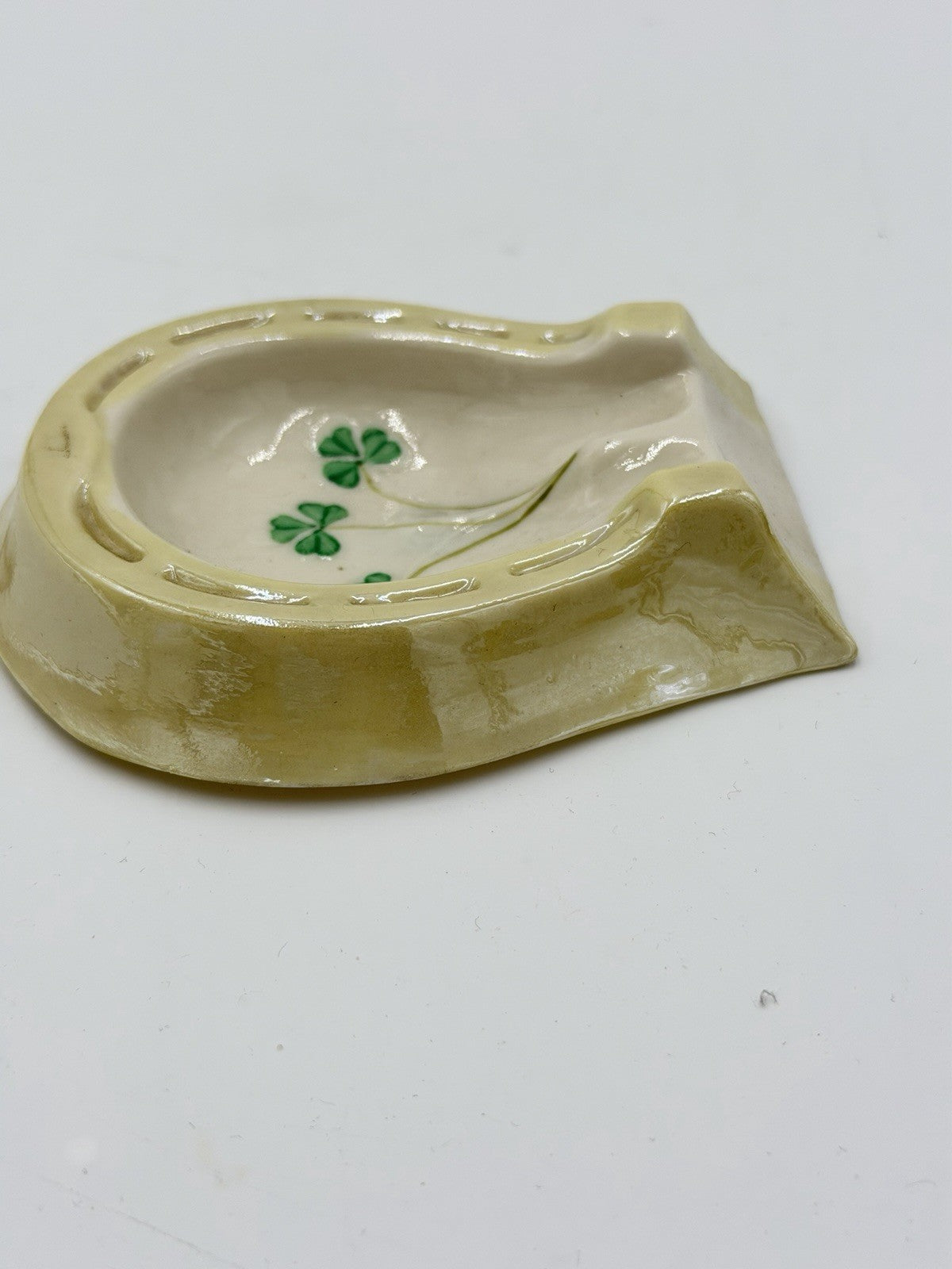 VTG Belleek Porcelain Lucky Horseshoe Spoon Rest / Ashtray / Pipe Rest Shamrocks