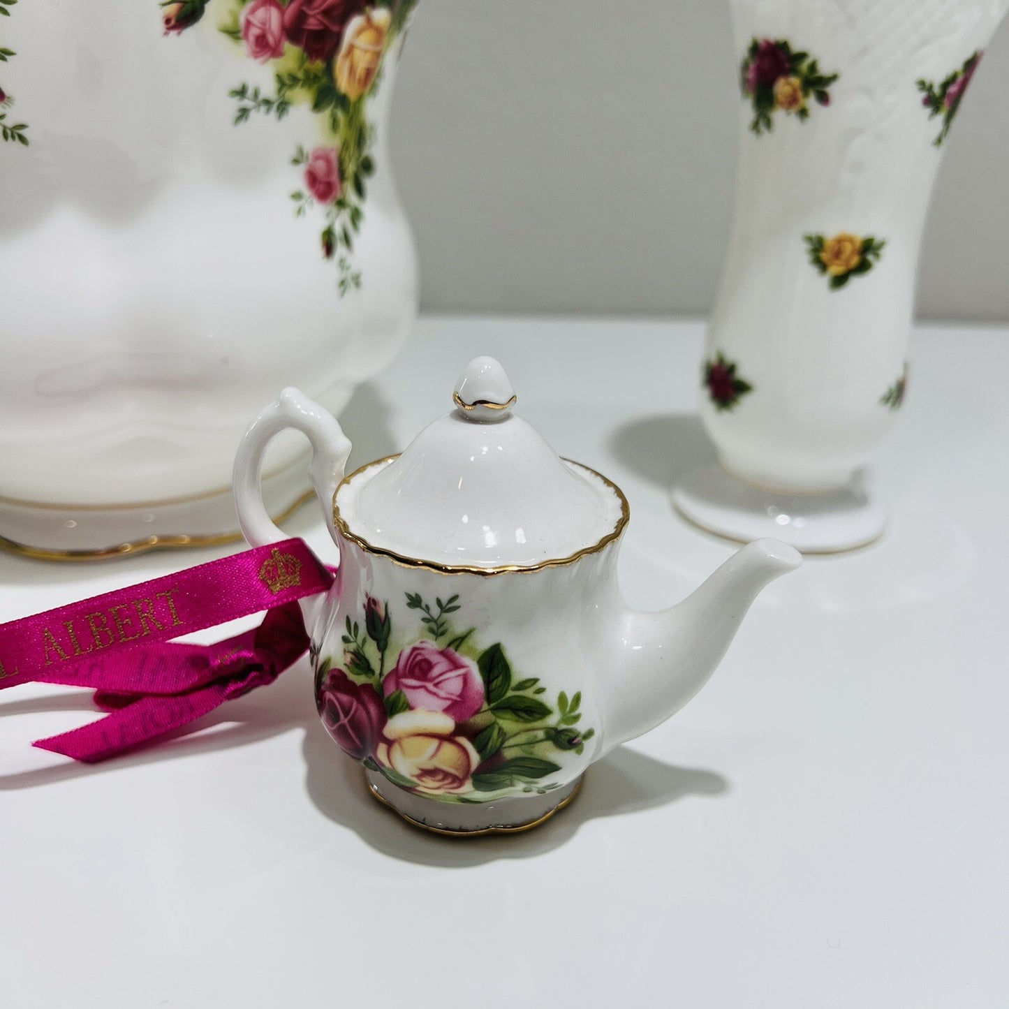 Royal Albert Lot Old Country Roses Vases Candleholder Ornament Bone China 1962
