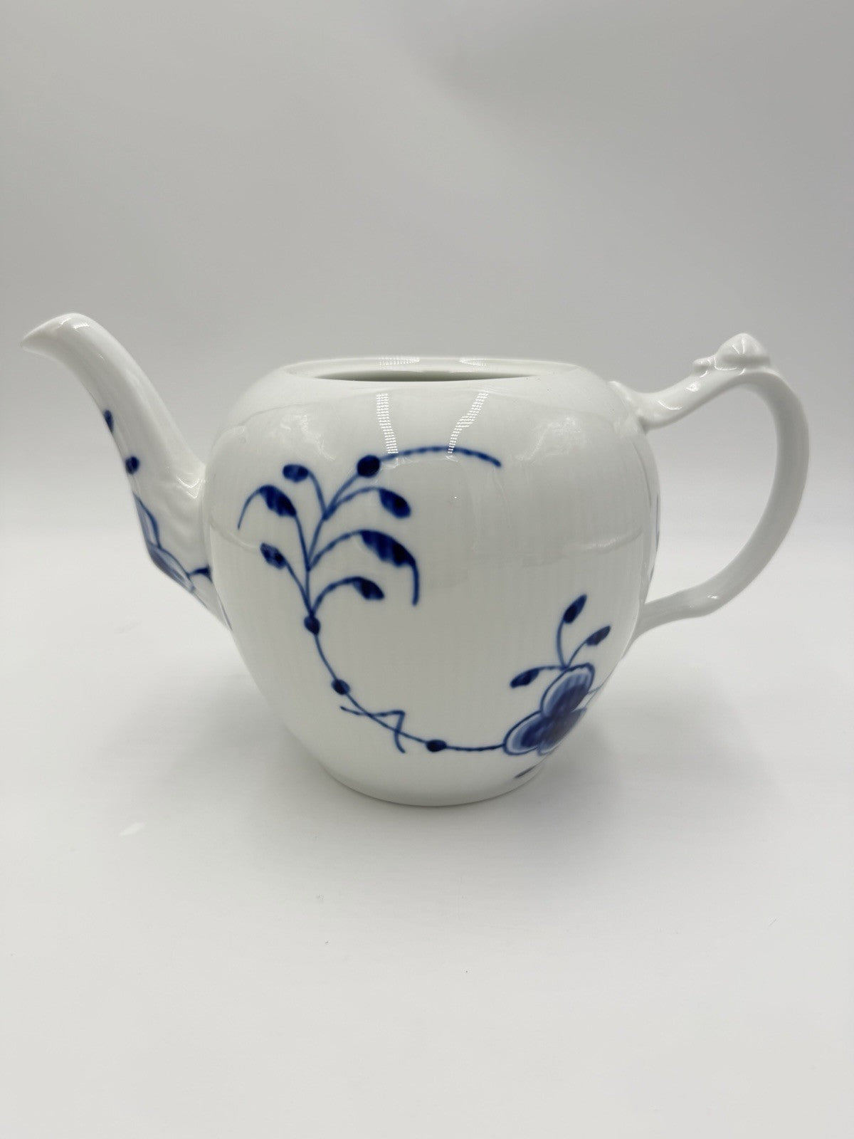Royal Copenhagen Blue Fluted Mega Teapot CLX # 143 Porcelain Denmark (no Lid)