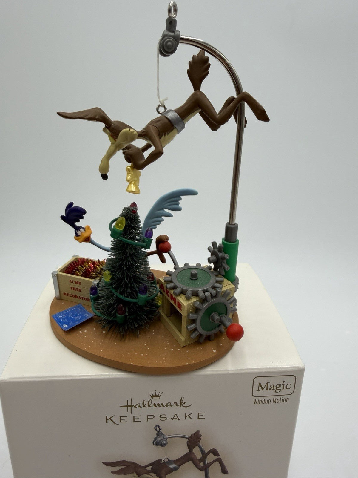 Hallmark Keepsake Looney Tunes The Coyote Contraption Christmas Ornament Magic