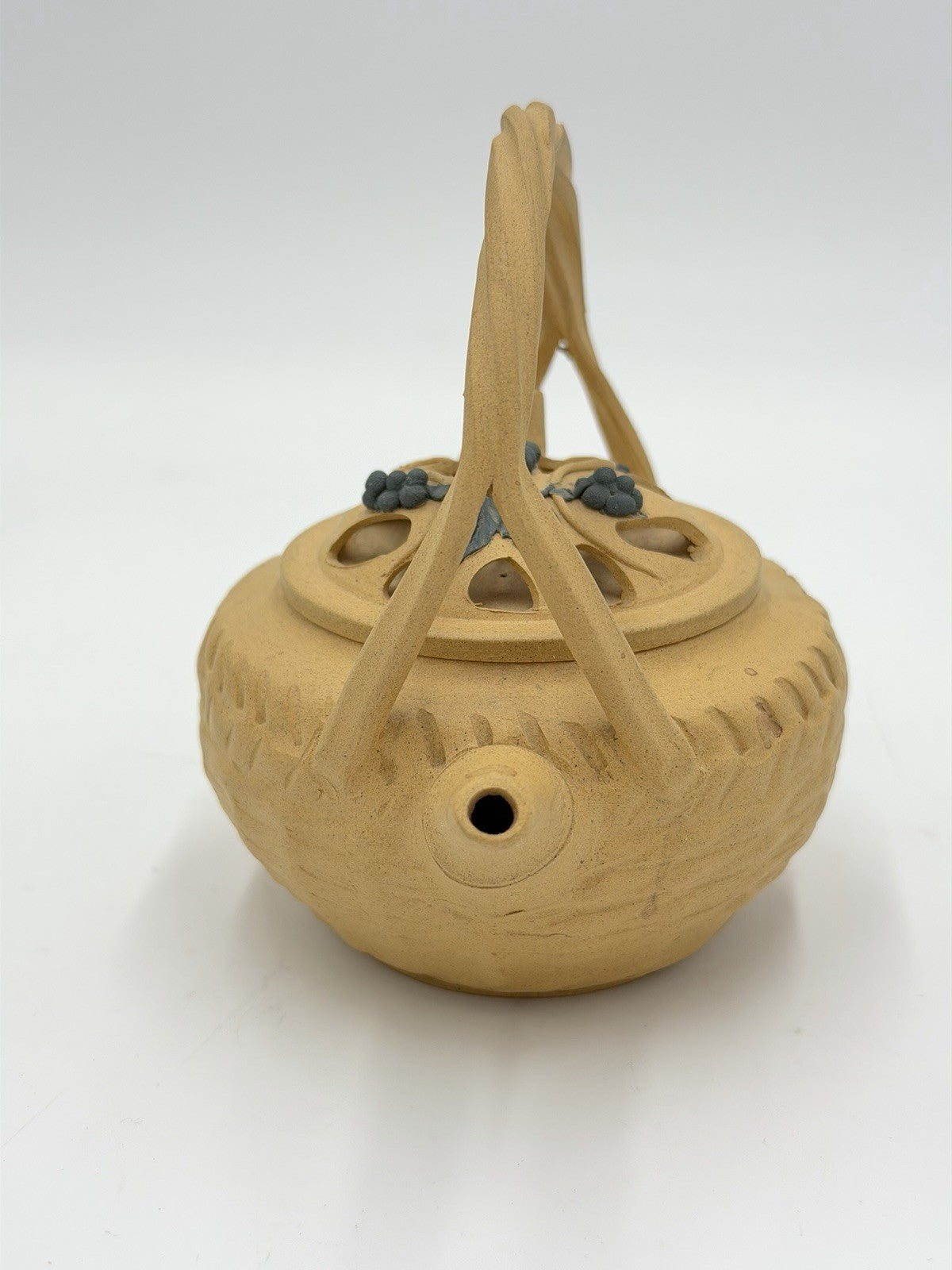 Chinese Yixing zisha clay teapot basket weave Yellow Applied Grapes Design