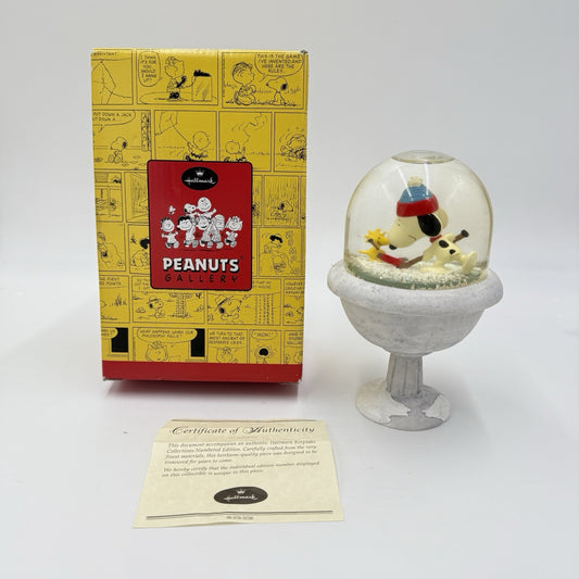 Rare Hallmark Peanuts Gallery Snow globe Winter Games 2001 Box/COA 7”